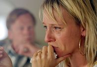 Mankells Wallander – Kommissar Wallander (Krister Henriksson) vernimmt Kim Kristensen (Iben Hjejle).