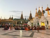 Verrückt nach Meer – Shwedagon Pagode in Yangon, Myanmar.