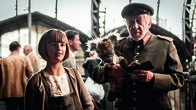 Honig im Kopf – Emma Schweiger (Tilda), Dieter Hallervorden (Amandus).