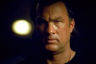 Halbtot - Half Past Dead – Steven Seagal als Sasha Petrosevitch