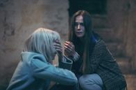 Requiem – Matilda Gray (Lydia Wilson, l.) und Sylvia Walsh (Tara Fitzgerald)