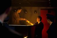Tokyo Vice – Jake Adelstein (Ansel Elgort, h.l.)