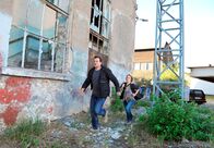 Polizeiruf 110 – v.l.: Kommissar Alexander Bukow (Charly Hübner) und Kommissarin Katrin König (Anneke Kim Sarnau).