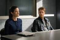 Limitless – Wird Rebecca (Jennifer Carpenter, l.) hinter die Machenschaften von Senator Morra kommen? Brian (Jake McDorman, r.) hofft, dass nichts ans Licht kommt ...