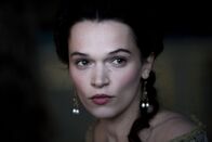 Versailles – madame de Montespan (Anna Brewster).