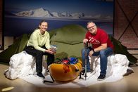 1, 2 oder 3 – Birgit Lutz erzählt Elton von ihren Arktis-Expeditionen.