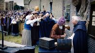 Planet Schule: Zeitenwende - Die Renaissance – Geschäfte mit der Höllenangst: Martin Luther geißelt das System der kirchlichen Ablässe.