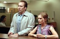 Tricks – Roy (Nicolas Cage) lässt sich von seiner 14-jährigen Tochter Angela (Alison Lohman) überreden, dass sie bei seinem bisher größten Trick mit dabei sein darf.