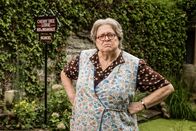 Father Brown – Mrs. Rudge (Lynda Baron) war eine grantige Hauswirtin, die kein Blatt vor den Mund nahm und viel über ihre Gäste wusste. Wurden ihre diese Eigenschaften zum Verhängnis?