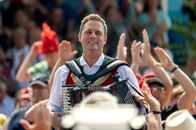 Immer wieder sonntags – Freuen sich auf ein erneutes Bad in der Menge bei der Sendung "Immer wieder sonntags", live übertragen aus dem Europa-Park in Rust: Die jungen Zillertaler. Bild: Michael Ringler.