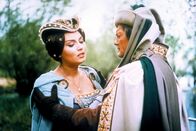 Im Zeichen der Lilie – L-R Eine nicht standesgemäße Liebe: Jeanne de Beauvais (Rosanna Schiaffino), die Patentochter des Königs von Frankreich, und der einfache Ritter Robert de Neuville (Jean Marais)