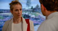 Rote Rosen – Svenja (Lea Marlen Woitack, l.) muss als Hotelchefin Arthur (Vivian Frey, r.) eine Ansage machen.