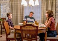 Young Sheldon – (v.l.n.r.) Sheldon Cooper (Iain Armitage); George Cooper sen. (Lance Barber); Missy Cooper (Raegan Revord)