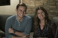 Game Night – Ryan (Billy Magnussen, l.); Sarah (Sharon Horgan, r.)