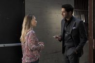 Lucifer – L-R: Chloe Decker (Lauren German) und Lucifer Morningstar (Tom Ellis)