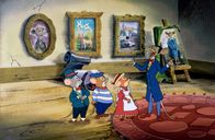 Landmaus und Stadtmaus auf Reisen – "Landmaus und Stadtmaus auf Reisen", "Die bärtige Mona Lisa." Emily und Alexander werden von ihrem Cousin Gaston dringend nach Paris gerufen, da im Louvre merkwürdige Dinge passieren. Ein Unbekannter malt auf die berühmten Bilder der alten großen Meister heimlich Schnurrbärte. Selbst die Mona Lisa bleibt nicht verschont. Die Landmaus Emily und die Stadtmaus Alexander suchen gemeinsam mit Gaston nach dem Verursacher. Ihr Verdacht fällt zunächst auf einen eigenartig wirkenden Mann, der täglich im Museum ist. Wie sich herausstellt, ist es der Maler Claude Monet. Also heißt es weitersuchen nach dem Schnurrbartmaler.