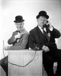Dick und Doof - Der große Knall – L-R: Stan (Stan Laurel), Ollie (Oliver Hardy)