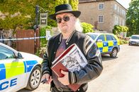 Inspector Barnaby – Will sich der berühmte Comic-Zeichner Darwin Chipping (Bill Bailey) beim Comic-Festival im Dorf Carver Valley wirklich nur Inspirationen holen oder steckt mehr hinter seinem Besuch?
