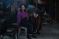 Charmed – Macy Vaughn (Madeleine Mantock, l.); Hunter (Constantine Rousouli, r.)