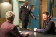 Brooklyn Nine-Nine – L. Scott Caldwell (Laverne Holt), André Braugher (Ray Holt), Andy Samberg (Jake Peralta).