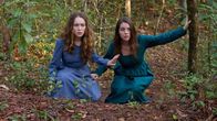 The Devil's Hand – L-R: Mary Brown (Alycia Debnam-Carey), Ruth (Adelaide Kane)