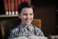 Young Sheldon – Macht Bekanntschaft mit einer älteren Mitschülerin: Sheldon (Iain Armitage) ...