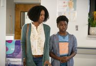 All American – Karimah Westbrook (Grace James), Jalyn Hall (Dillon James). Foto: ORF/PRO7/Warner/The CW. Veröffentlichung honorarfrei nur für redaktionelle Berichterstattung in Sendungszusammenhang und mit Copyrightangabe. Kontakt: foto@orf.at