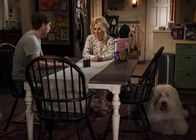 B Positive – Drew Dunbar (Thomas Middleditch, l.); Gina Dabrowski (Annaleigh Ashford, r.)