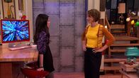 iCarly – v.li.: Carly Shay (Miranda Cosgrove), Marta (Kit Pongetti)