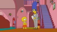 Die Simpsons – "Die Simpsons", "Oklahoma." Als im städtischen Theater der Regisseur aufgrund seiner Launen von den Schauspielern kurzerhand gefeuert wird, darf Marge an dessen Stelle treten. Als Newcomerin im Showbusiness fällt es ihr jedoch nicht leicht, sich durchzusetzen. Widrige Umstände erschweren am laufenden Band Marges Inszenierungsarbeit. Zusammen mit der kleinen Maggie wird Homer unterdessen begeisterter Besucher einer Krabbelgruppe, die von der hübschen Betreuerin Chloe geleitet wird.