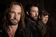 Falling Skies – Falling Skies (2012)
