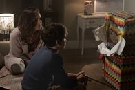 Child's Play – L-R: Karen (Aubrey Plaza) und Andy (Gabriel Bateman)