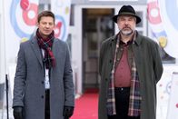 Die Rosenheim-Cops – Ein erfolgreiches Ermittlerduo: Die Kommissare Hansen (Igor Jeftić, l.) und Stadler (Dieter Fischer, r.).