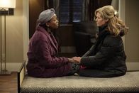 Last Man Standing – Erika Alexander (Carol), Nancy Travis (Vanessa Baxter).