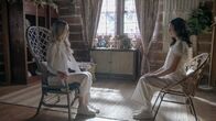 Legacies – Lizzie Saltzman (Jenny Boyd, l.); Josie Saltzman (Kaylee Bryant, r.)