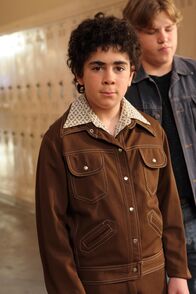Monk – (v.li.): Grant Rosenmeyer (junger Adrian Monk), Kevin Schmidt (Leo).