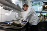 Heimatleuchten – Johann Parzerist ein Tüftler und Experimentierer in Sachen Essen und Genießen.