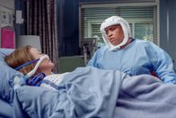 Grey's Anatomy – In grosser Sorge um ihre beste Ärztin: Ellen Pompeo als Dr. Meredith Grey, Chandra Wilson als Dr. Miranda Bailey