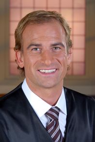 Richter Alexander Hold – Verteidiger Jörn-Jacob Guthold