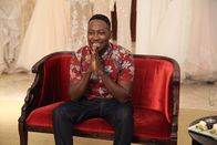 New Girl – Noch ist Winston (Lamorne Morris) hochmotiviert, Cece bei der Brautkleiderauswahl zu helfen, doch wie lange wird das anhalten?