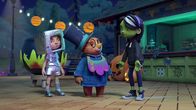 Paddingtons Abenteuer – L-R: Jonathan Brown, Paddington, Judy Brown