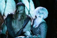 Stargate – SG-1 läßt ihrer Fantasie freien Lauf und überlegt mit Martin ein Konzept... (Bild: Christopher Judge als Teal'c und Amanda Tapping als Carter)