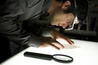 Der letzte Bulle – Rettet die Briefe, die Micks Tochter an ihren im Koma liegenden Vater geschrieben hat: Andreas (Maximilian Grill) ...