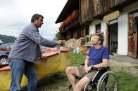 Der Bergdoktor – Frustriert gibt Martin (Hans Sigl, l.) auf er kann es Hans (Heiko Ruprecht, r.) nicht recht machen.