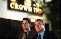 Inspector Barnaby – DS Dan Scott (John Hopkins, l.) und DCI Tom Barnaby (John Nettles, r.).