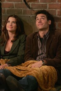 How I Met Your Mother – Die Halloween Party nimmt ein schönes Ende: Robin (Cobie Smulders, l.) und Ted (Josh Radnor, r.) ...