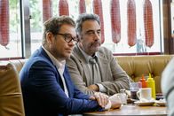 Bull – Dr. Jason Bull (Michael Weatherly, l.); Ron Getman (Brad Garrett, r.)