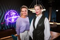 Die Gruaberin – v.li.: Alexandra Meissnitzer und Monika Gruber posieren für ein Foto