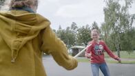 SommerCamp - Back To the Roots – Alida und Carlotta im Devilstick-Gefecht