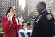 Elsbeth: Ein besonderer Fall – (L-R): Carrie Preston als Elsbeth Tascioni und Wendell Pierce als Captain C.W. Wagner.
